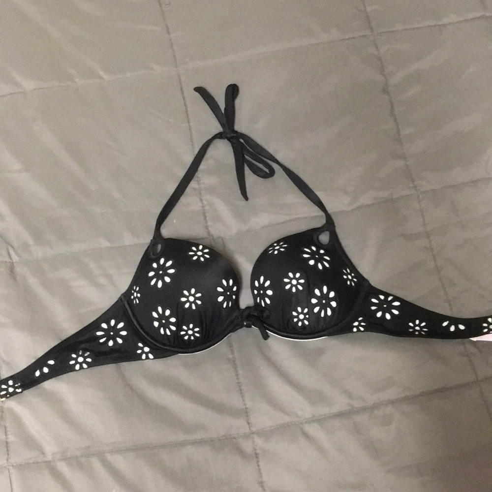 Victoria’s Secret bikini top
